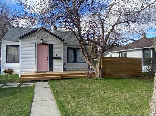 2418 Westmount Road Nw, Calgary, AB - Outdoor