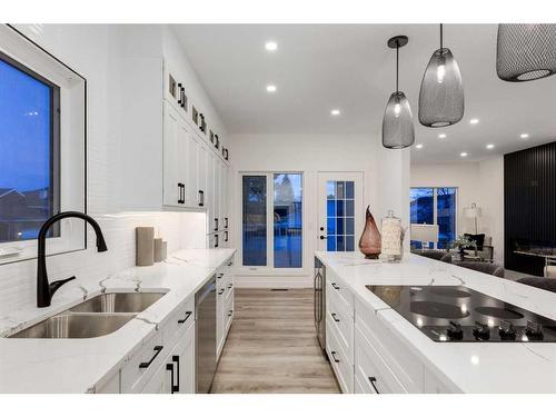 646 Diamond Court Se, Calgary, AB - Indoor Photo Showing Kitchen With Double Sink With Upgraded Kitchen