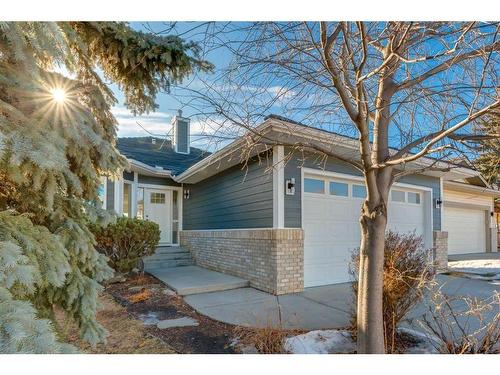 646 Diamond Court Se, Calgary, AB - Outdoor