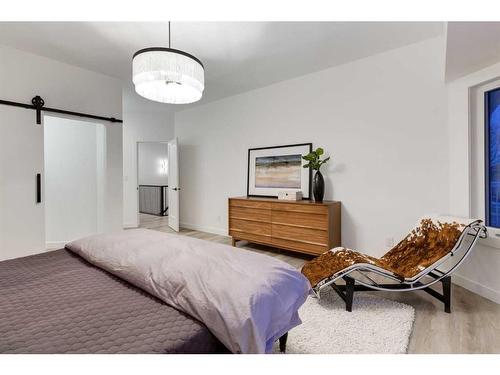 646 Diamond Court Se, Calgary, AB - Indoor Photo Showing Bedroom