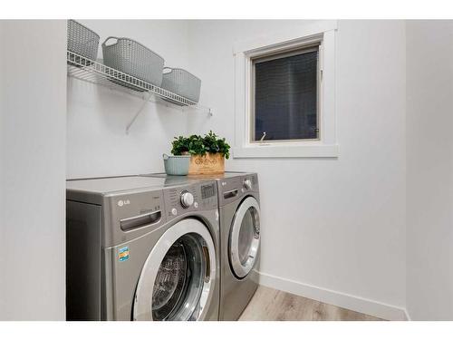 646 Diamond Court Se, Calgary, AB - Indoor Photo Showing Laundry Room