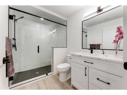 646 Diamond Court Se, Calgary, AB - Indoor Photo Showing Bathroom