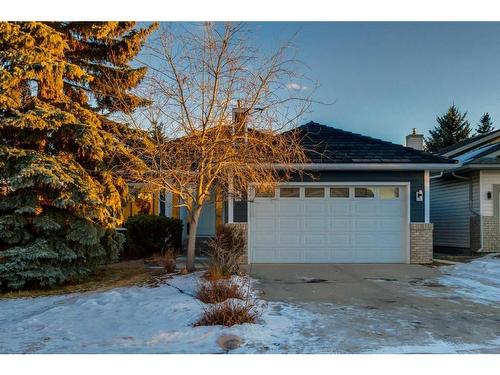 646 Diamond Court Se, Calgary, AB - Outdoor