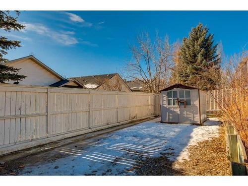 646 Diamond Court Se, Calgary, AB - Outdoor