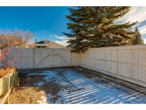 646 Diamond Court Se, Calgary, AB - Outdoor