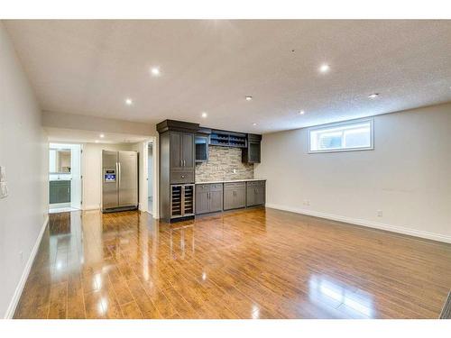 44 West Coach Road Sw, Calgary, AB - Indoor