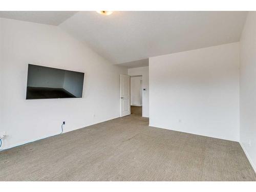 44 West Coach Road Sw, Calgary, AB - Indoor Photo Showing Other Room