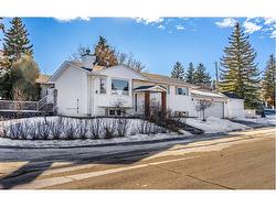 11003 Southglen Place SW Calgary, AB T2W 0X3