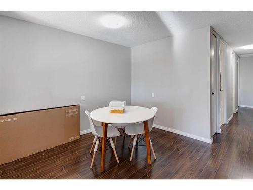 4216 Dalhousie Drive Nw, Calgary, AB - Indoor Photo Showing Dining Room