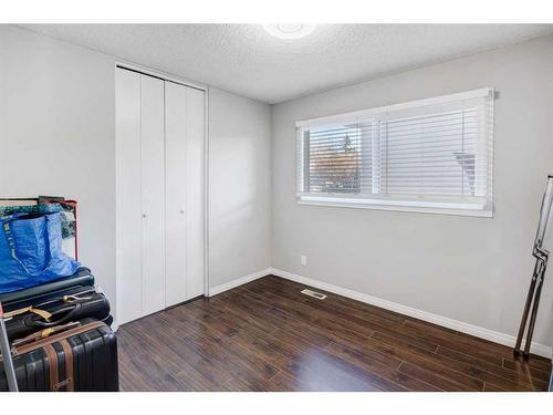 4216 Dalhousie Drive Nw, Calgary, AB - Indoor Photo Showing Other Room