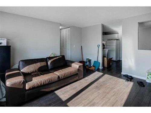 4216 Dalhousie Drive Nw, Calgary, AB - Indoor