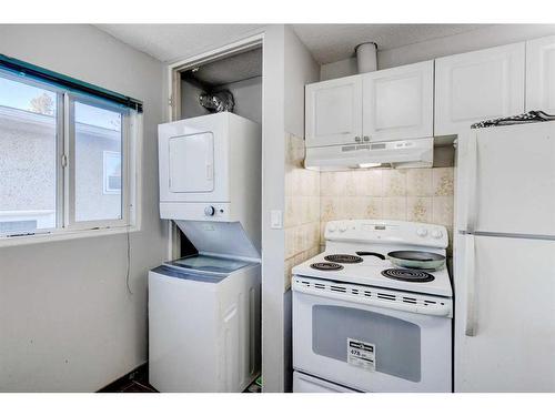 4216 Dalhousie Drive Nw, Calgary, AB - Indoor Photo Showing Laundry Room