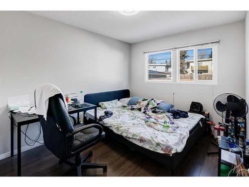 4216 Dalhousie Drive Nw, Calgary, AB - Indoor Photo Showing Bedroom