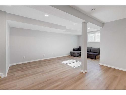 4216 Dalhousie Drive Nw, Calgary, AB - Indoor Photo Showing Other Room