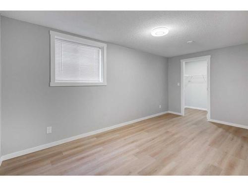 4216 Dalhousie Drive Nw, Calgary, AB - Indoor Photo Showing Other Room