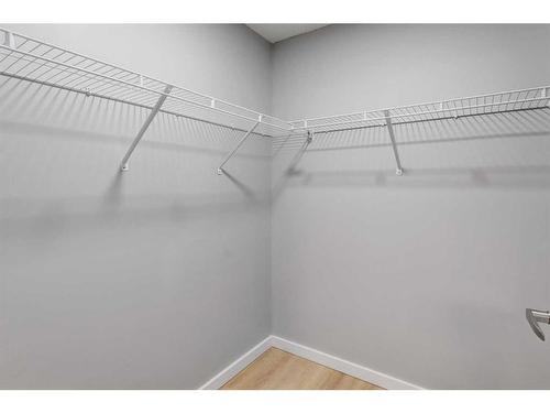 4216 Dalhousie Drive Nw, Calgary, AB - Indoor With Storage