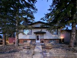 3503 Cedarille Drive SW Calgary, AB T2W 3J4