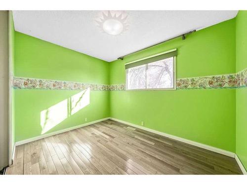 619 Templeside Road Ne, Calgary, AB - Indoor Photo Showing Other Room