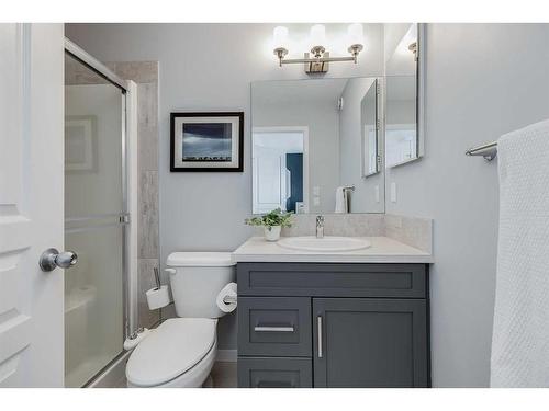 39 Masters Square Se, Calgary, AB - Indoor Photo Showing Bathroom