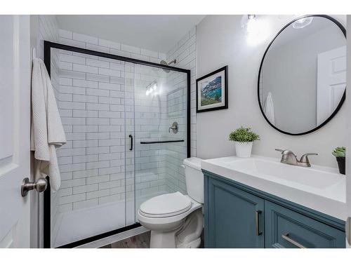 39 Masters Square Se, Calgary, AB - Indoor Photo Showing Bathroom