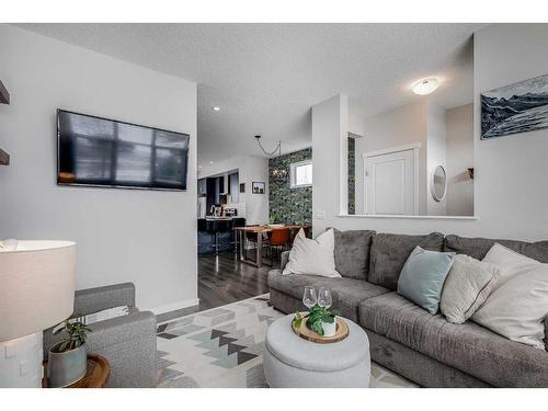 39 Masters Square Se, Calgary, AB - Indoor Photo Showing Living Room