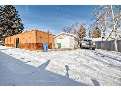 2 Grove Hill Place Sw, Calgary, AB - Outdoor