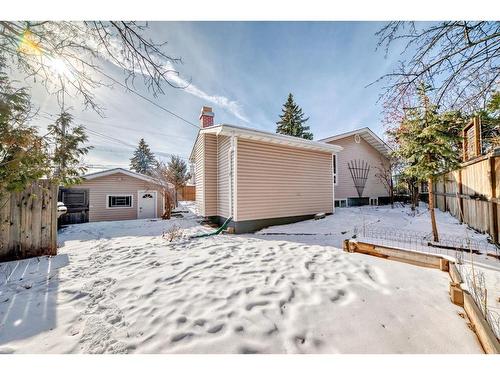 2 Grove Hill Place Sw, Calgary, AB - Outdoor