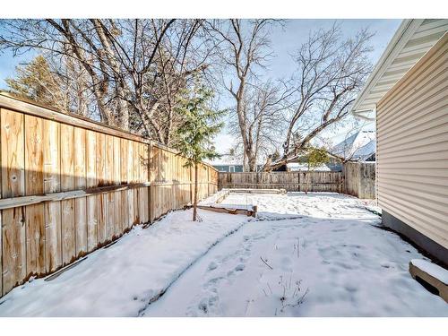 2 Grove Hill Place Sw, Calgary, AB - Outdoor