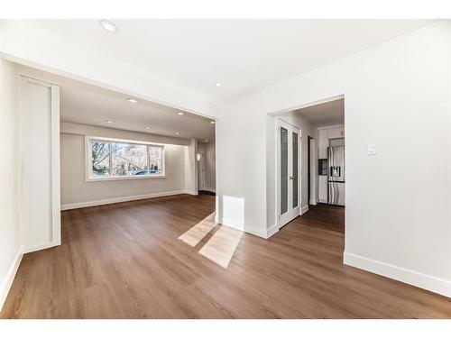 2 Grove Hill Place Sw, Calgary, AB - Indoor