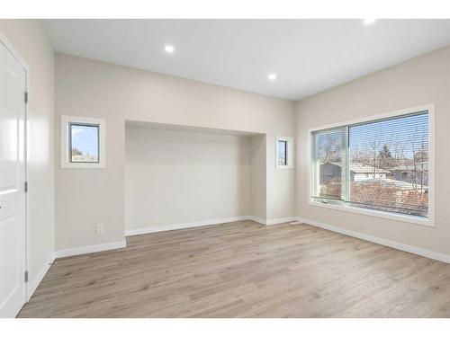 1224 18A Street Ne, Calgary, AB - Indoor Photo Showing Other Room