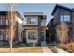 624 16 Street NW Calgary, AB T2N 2C1