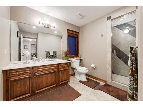 6 Rockcliff Landing Nw, Calgary, AB - Indoor Photo Showing Bathroom