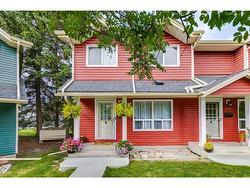 535 Queenston Gardens SE Calgary, AB T2J 6N7