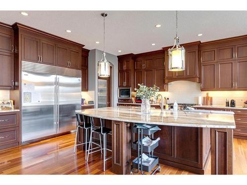 8 Timberline Gate Sw, Calgary, AB - Indoor Photo Showing Kitchen With Upgraded Kitchen