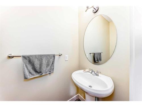 153 Chapalina Heights Se, Calgary, AB - Indoor Photo Showing Bathroom