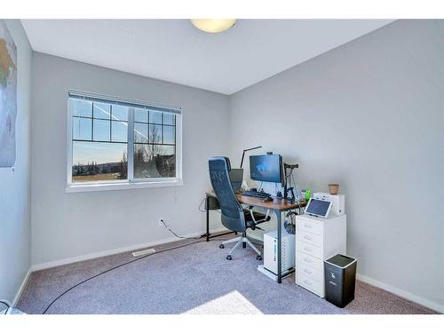 565 Panamount Boulevard Nw, Calgary, AB - Indoor Photo Showing Office