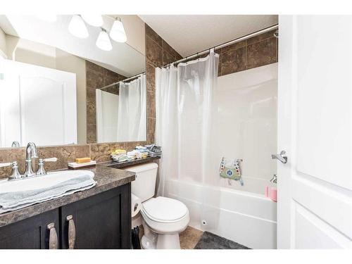 53 Auburn Bay Green Se, Calgary, AB - Indoor Photo Showing Bathroom