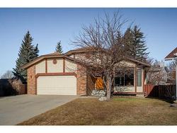 152 Edgebank Place NW Calgary, AB T3A 4L3