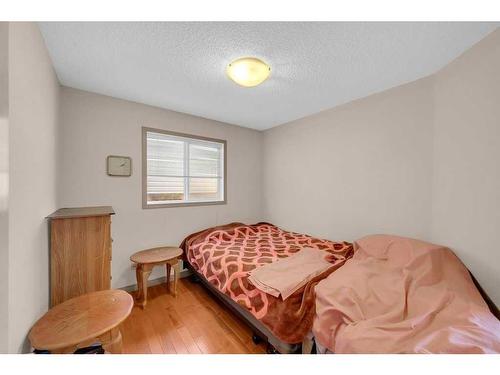 175 Panamount Street Nw, Calgary, AB - Indoor Photo Showing Bedroom