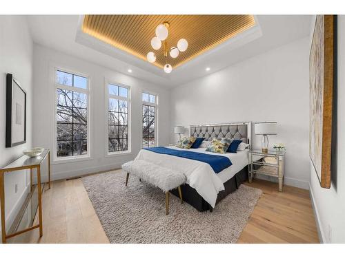 536 35 Street Nw, Calgary, AB - Indoor Photo Showing Bedroom