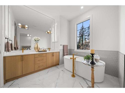 536 35 Street Nw, Calgary, AB - Indoor Photo Showing Bathroom