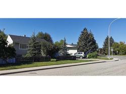 2123 Mackay Road NW Calgary, AB T3B 1C9