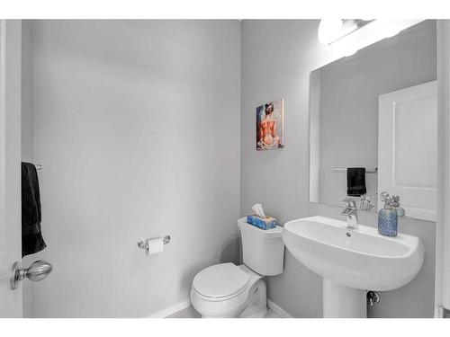 810 Walden Drive Se, Calgary, AB - Indoor Photo Showing Bathroom