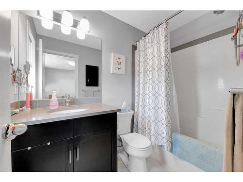 810 Walden Drive Se, Calgary, AB - Indoor Photo Showing Bathroom