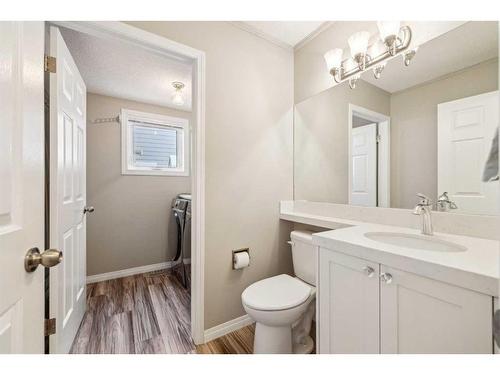 391 Millrise Drive Sw, Calgary, AB - Indoor Photo Showing Bathroom