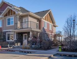 8-43 West Coach Manor SW Calgary, AB T3H 1R7