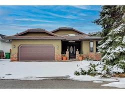 15 Scandia Point NW Calgary, AB T3L 1T6