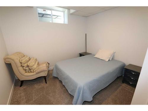 178 Autumn Circle Se, Calgary, AB - Indoor Photo Showing Bedroom