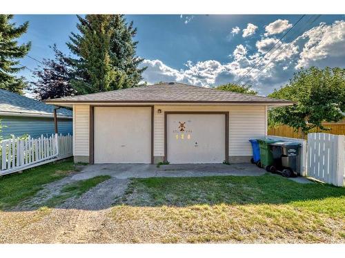 120 41 Avenue Nw, Calgary, AB - Outdoor