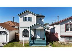 202 Saratoga Close NE Calgary, AB T1Y 7A1